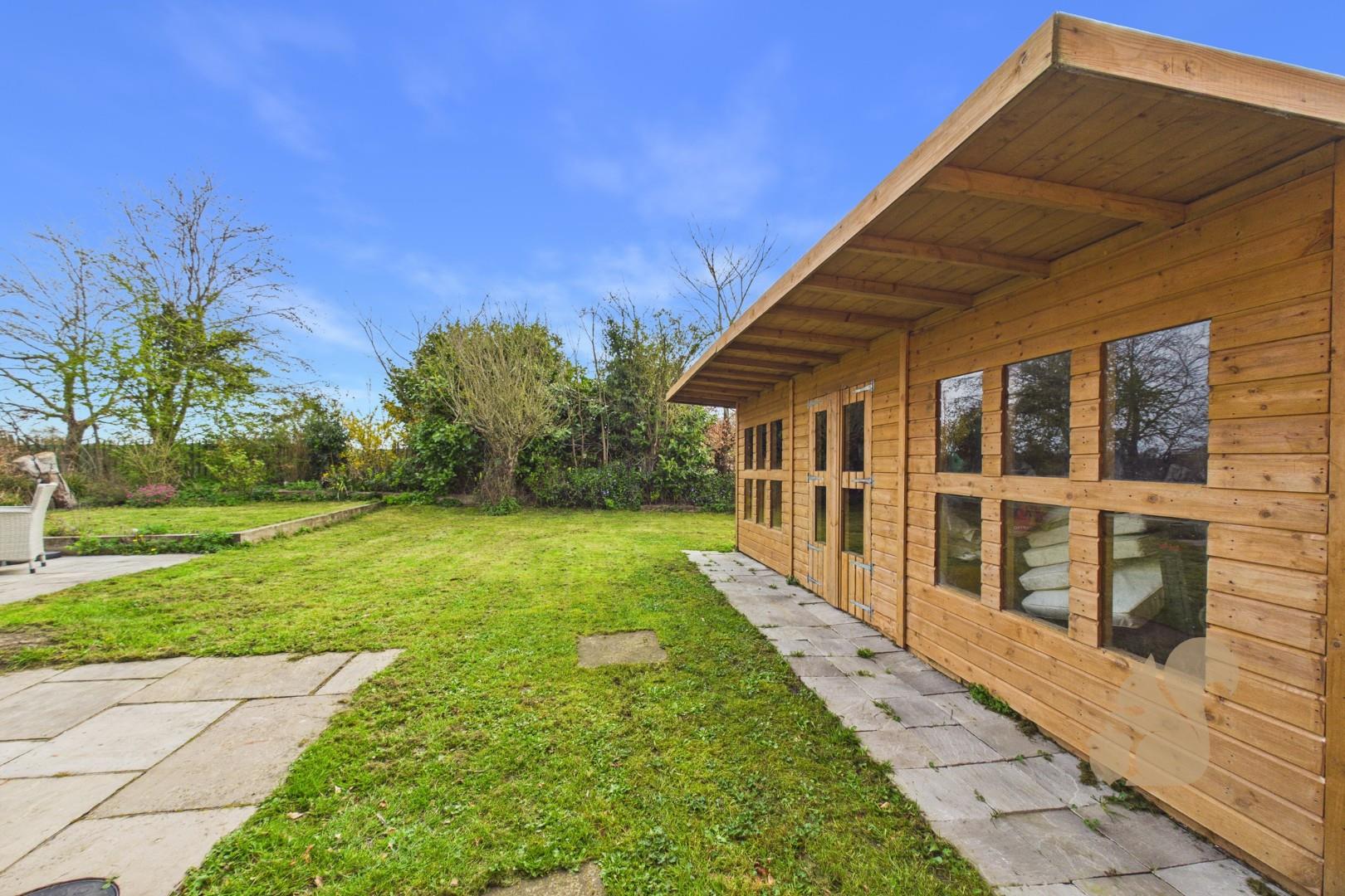 Garden & Shed/Summerhouse